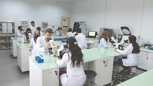 BARÜ yeni öğrencilerini bekliyor