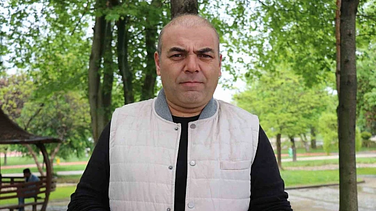 Çadırın yanına ayı geldi, korku dolu anlar yaşandı: Davetsiz misafir kameraya yansıdı