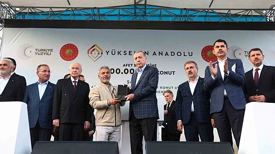 Cumhurbaşkanı Erdoğan: 'Ekonomik sıkıntı ve hayat pahalılığını yine biz çözeceğiz'