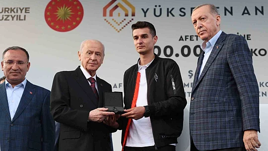 Cumhurbaşkanı Erdoğan: 'Ekonomik sıkıntı ve hayat pahalılığını yine biz çözeceğiz'