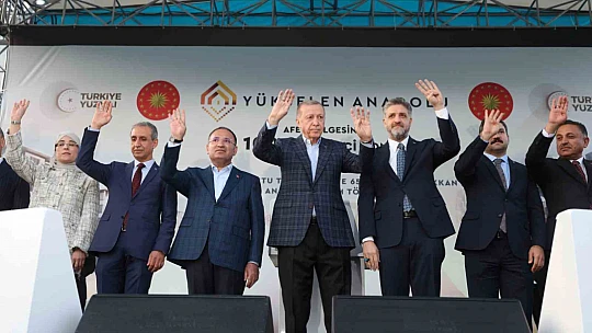 Cumhurbaşkanı Erdoğan: 'Ekonomik sıkıntı ve hayat pahalılığını yine biz çözeceğiz'