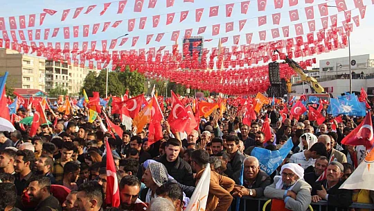 Cumhurbaşkanı Erdoğan: 'Ekonomik sıkıntı ve hayat pahalılığını yine biz çözeceğiz'
