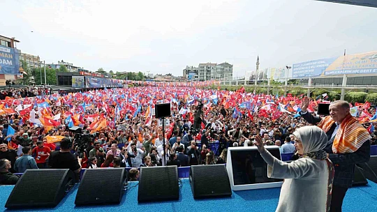 Cumhurbaşkanı Erdoğan 'Oyumuzu ya eser siyasetinden ya da yıkım siyasetinden yana kullanacağız'