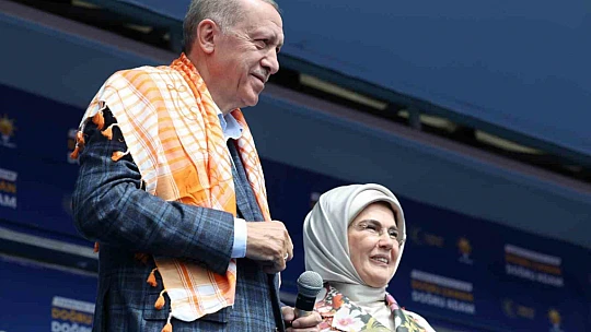Cumhurbaşkanı Erdoğan 'Oyumuzu ya eser siyasetinden ya da yıkım siyasetinden yana kullanacağız'