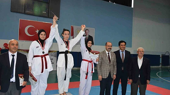 210 sporcunun katılımı ile Bölgesel Tekvando Turnuvası düzenlendi