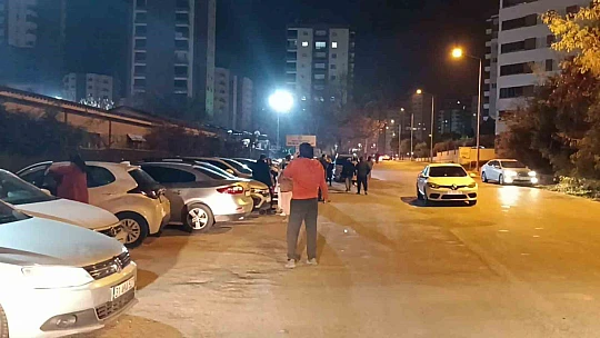 Deprem Mersin'de kuvvetli hissedildi, vatandaşlar panikle sokağa çıktı