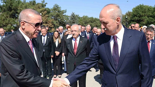 Devlet erkanı 30 Ağustos nedeniyle Anıtkabir'i ziyaret etti