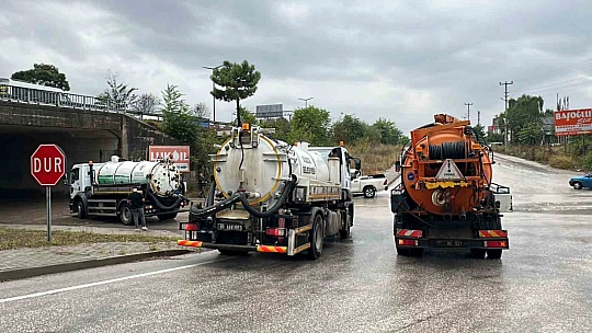 Düzce'de 5 dakikada sokaklar göle döndü
