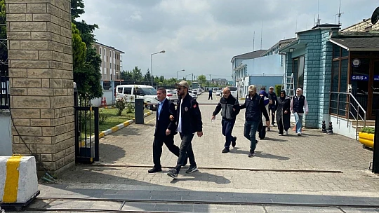 Düzce'de FETÖ operasyonu: 5 gözaltı