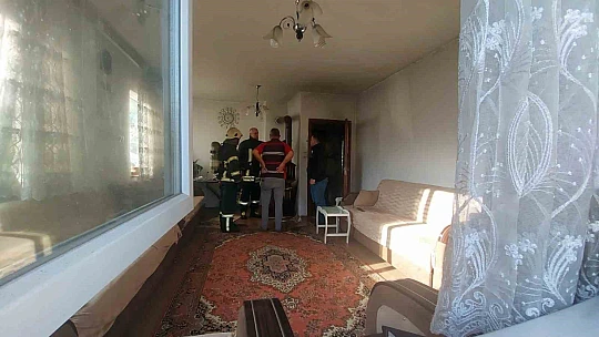 Evde yangın çıktı, 2 kişi hastanelik oldu