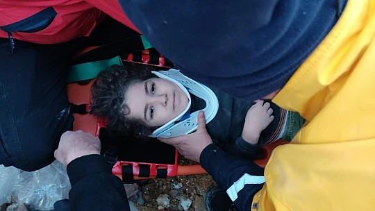 Küçük Eymen enkazdan 37 saat sonra sağ olarak kurtarıldı