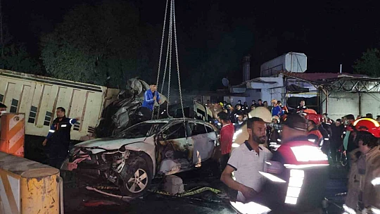 Freni patlayan kamyon asker uğurlama eğlencesini savaş alanına çevirdi: 3 ölü