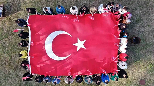 Gençler Cumhuriyet kampında bir araya geldi