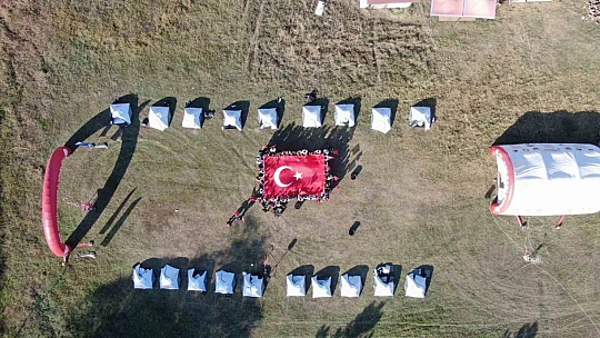 Gençler Cumhuriyet kampında bir araya geldi