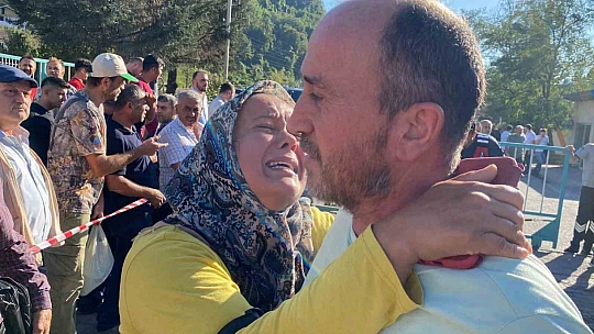 Göçükten çıkartılan yaralılar hastanelere kaldırıldı