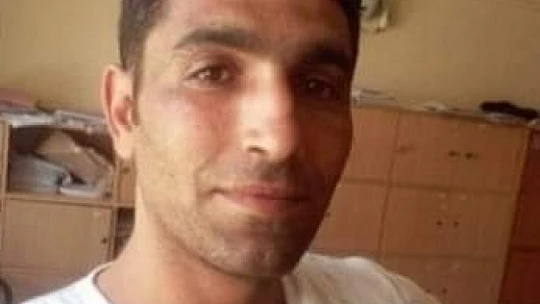 Halı sahada kalp krizi geçiren kişi hayatını kaybetti...O anlar kameralara yansıdı