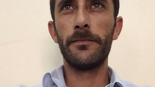 Husumetlisini öldürüp 2 kişiyi de yaraladıktan sonra jandarma ekiplerine ateş açtı