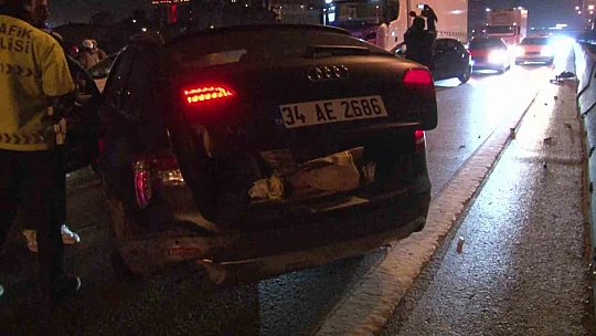 Kadıköy'de E-5'i kilitleyen zincirleme kaza: 2 yaralı