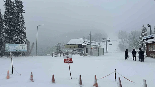 Kar yağışını fırsat bulan vatandaşlar Ilgaz Dağı'nın yolunu tuttu