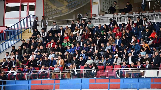 Karabük İdman Yurdu ligi galibiyetle şampiyon olarak bitirdi