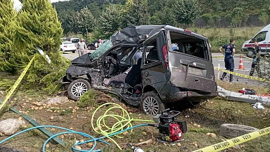 Kırmızı ışık ihlali yapan tır sürücüsü kazaya neden oldu: 2 ölü