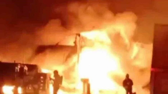 Kocaeli'de asfalt eritme tankında patlama: 2 yaralı