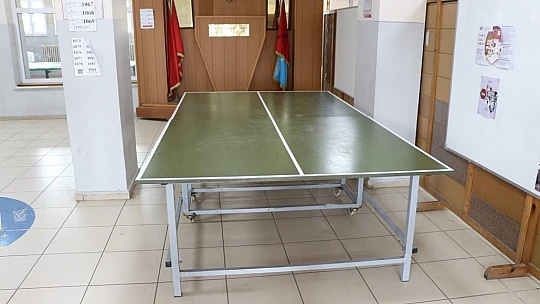 Lise öğrencilerin ürettiği spor aletleri okullara verildi