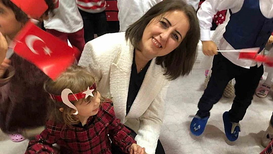 Minikler kırmızı beyaza büründüler