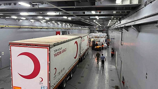 TCG Bayraktar insani yardım malzemelerini Libya'ya ulaştırdı
