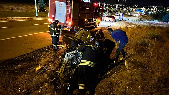 Otomobile arkadan çarpıp kaçtı: 2 yaralı
