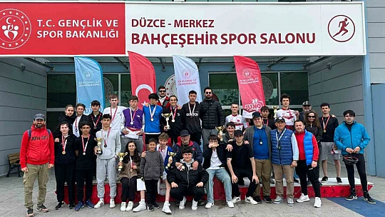 Pedallar madalya için döndü