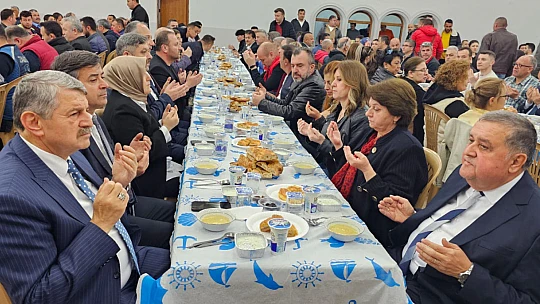Belediye personeli iftar yemeğinde bir araya geldi