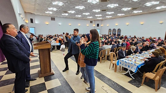 Belediye personeli iftar yemeğinde bir araya geldi