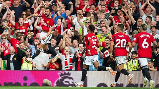 Son şampiyon Manchester City, sezona 3'te 3'le başladı