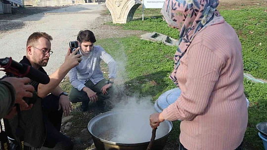 Ünlü Şef tarihi kentte Konuralp pilavı yaptı