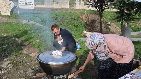 Ünlü Şef tarihi kentte Konuralp pilavı yaptı