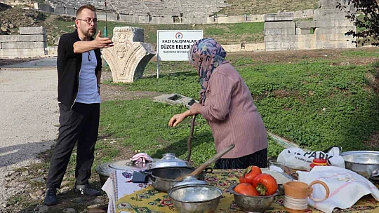 Ünlü Şef tarihi kentte Konuralp pilavı yaptı
