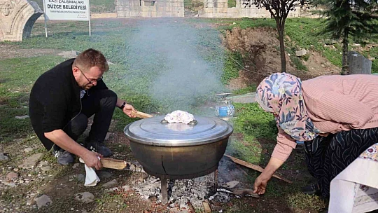 Ünlü Şef tarihi kentte Konuralp pilavı yaptı