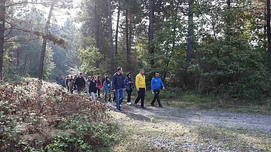 Vali Aslan gençlerle doğa yürüyüşü yaptı