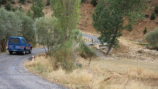 Veterinerin şehit edildiği bölgede 2 kişinin yol kesip araç kurşunladığı iddiası