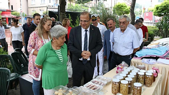 Polis Eşleri Derneğinden Çeşm-i Cihan'da Kermes