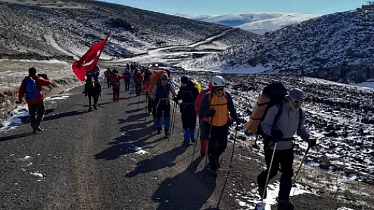 Kıvanç Özcan 3 bin 180 rakıma tırmanacak