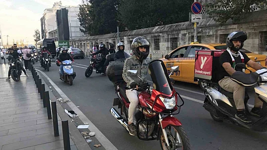 Yüzlerce motosikletli Filistin'e destek için konvoyda buluştu