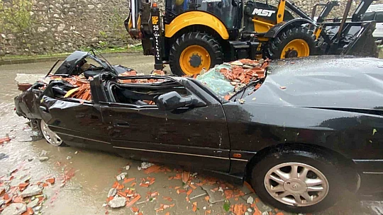 Zonguldak'ta fırtına ve yağmur hayatı olumsuz etkiledi