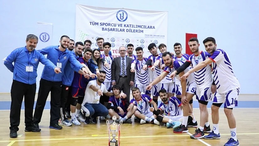 Bartın Üniversitesi 1. Lig şampiyonu